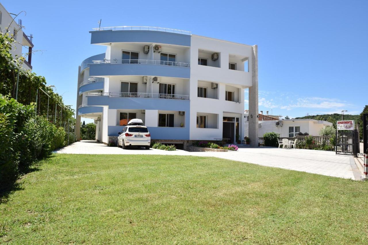 Apartments Fati & Flori Ulcinj Bagian luar foto