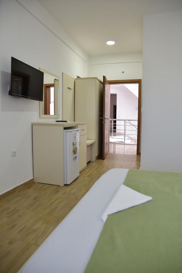 Apartments Fati & Flori Ulcinj Bagian luar foto