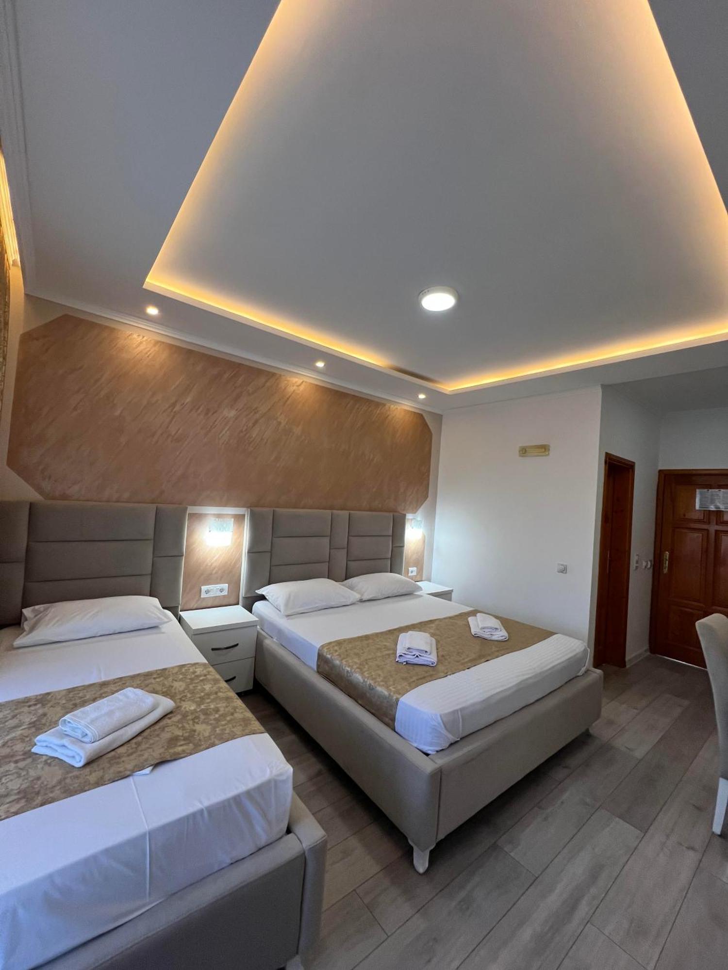 Apartments Fati & Flori Ulcinj Bagian luar foto