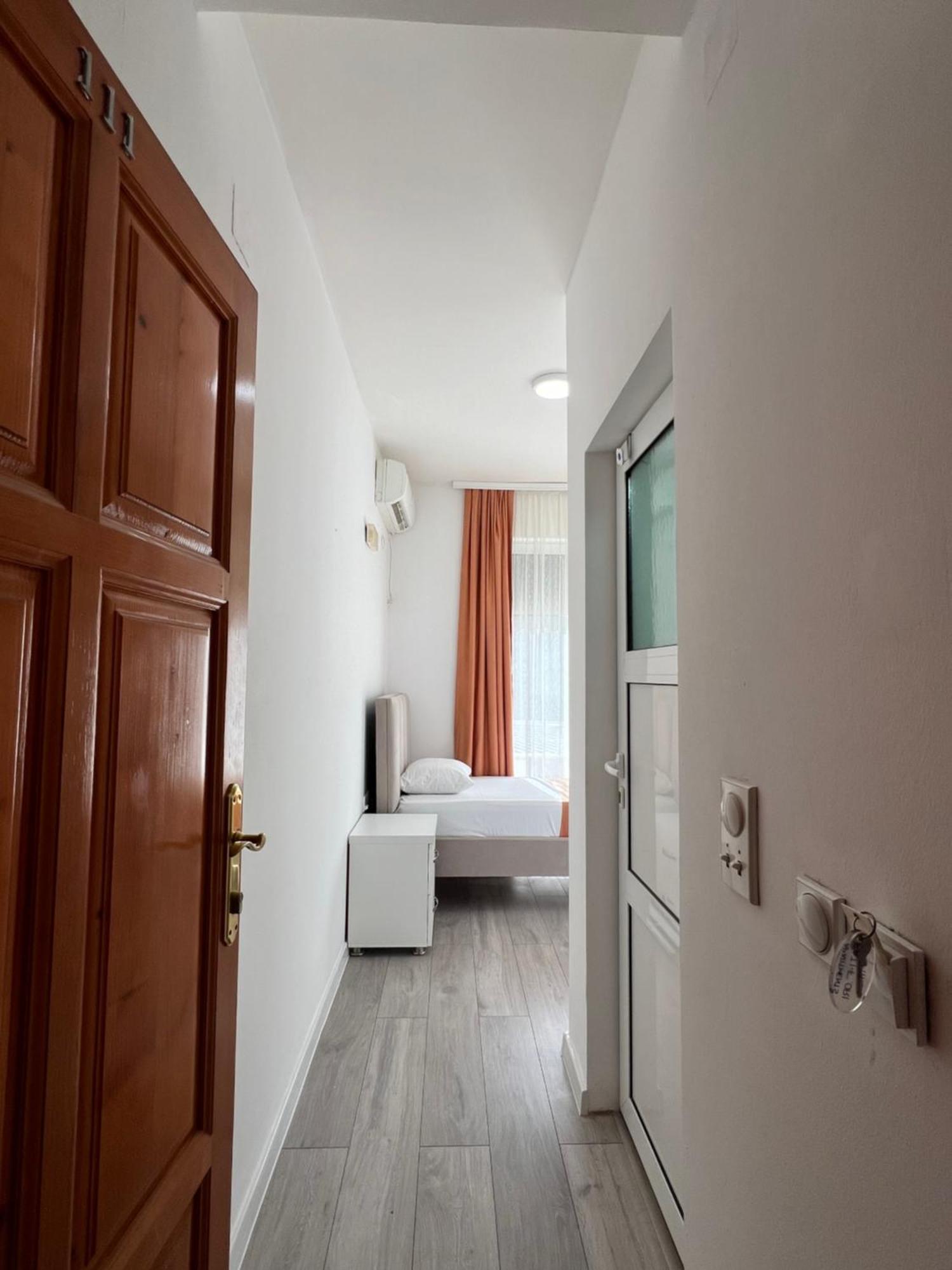 Apartments Fati & Flori Ulcinj Bagian luar foto