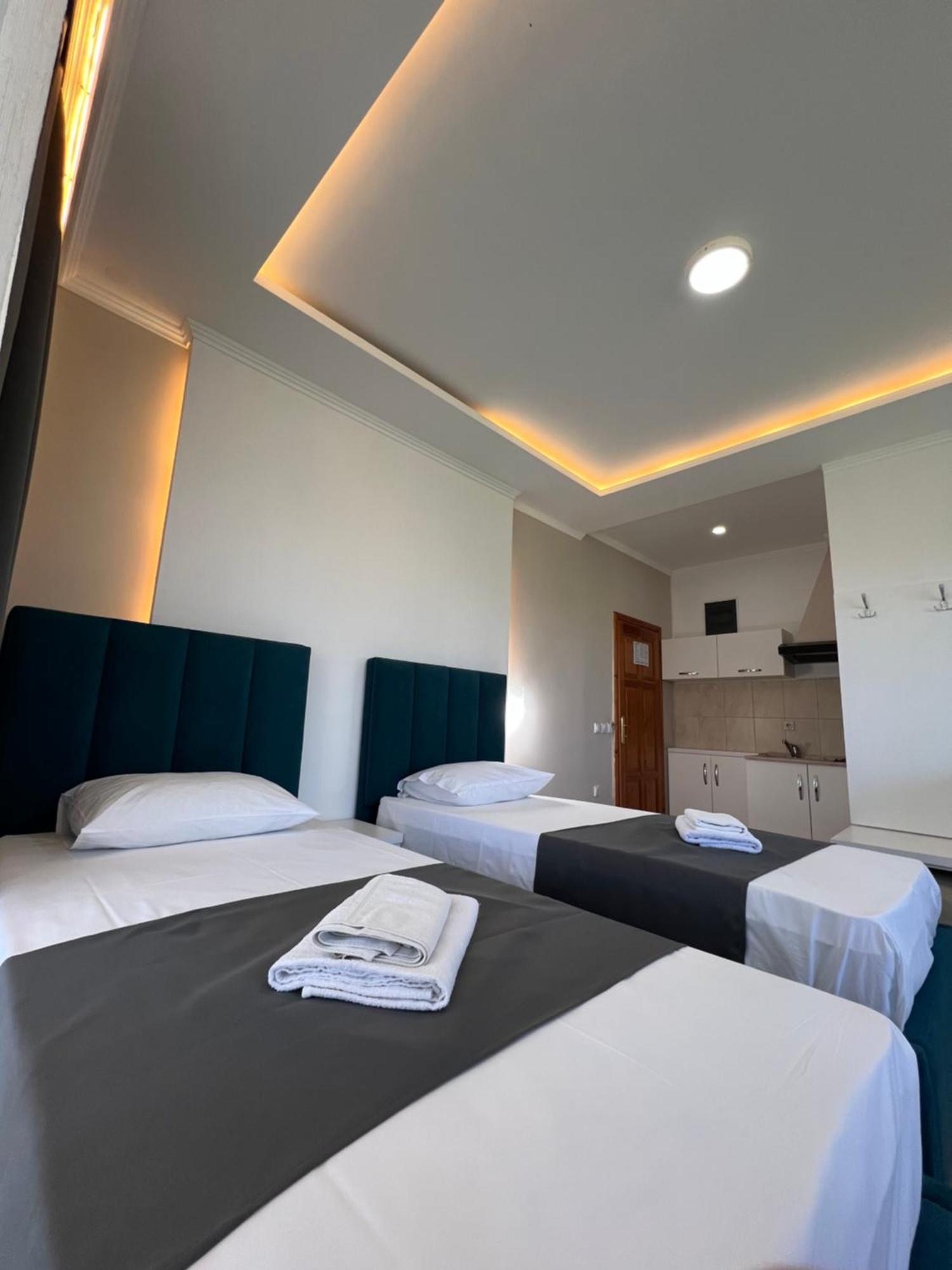 Apartments Fati & Flori Ulcinj Bagian luar foto