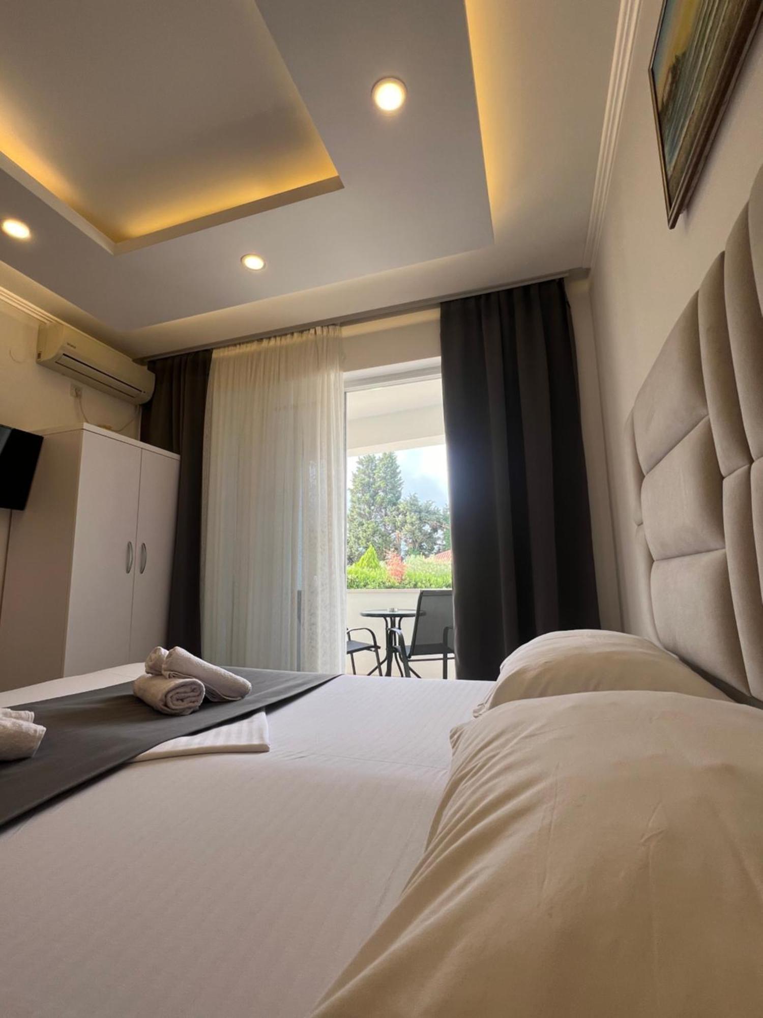Apartments Fati & Flori Ulcinj Bagian luar foto