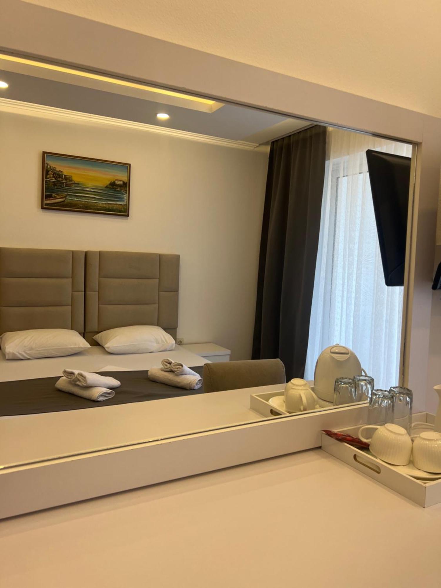 Apartments Fati & Flori Ulcinj Bagian luar foto