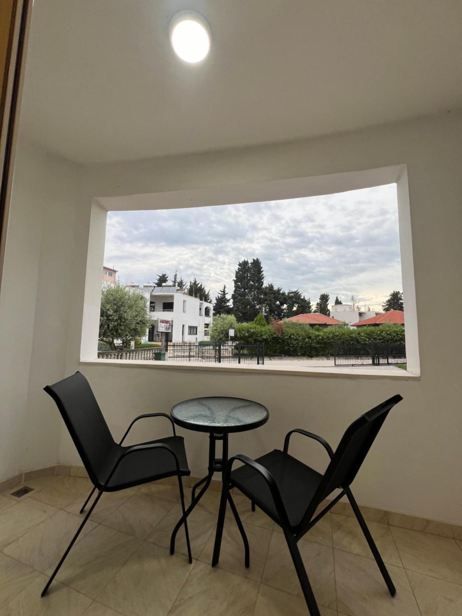Apartments Fati & Flori Ulcinj Bagian luar foto